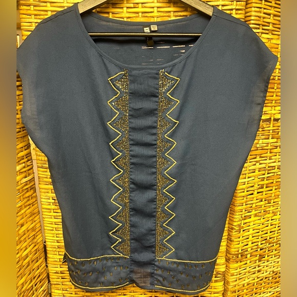 Kut from the Kloth- Blue/Beaded Shirt-XSmall,Pre-Owned, bead missing (see image) - Picture 1 of 7